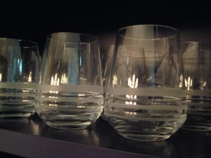 kate-spade-wine-glasses