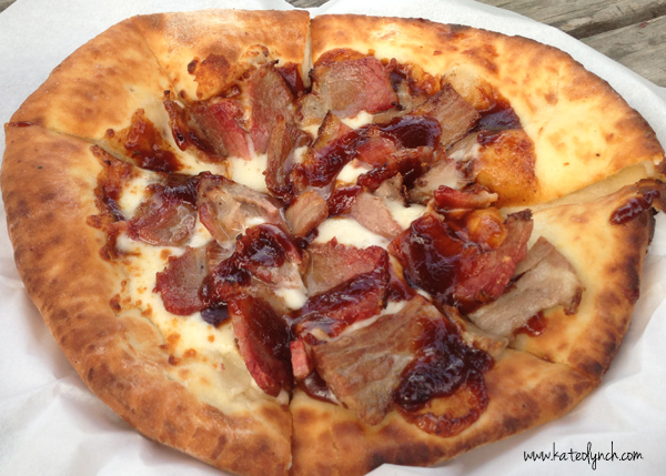 Clearfork-food-park-Gepetto-brisket-pizza